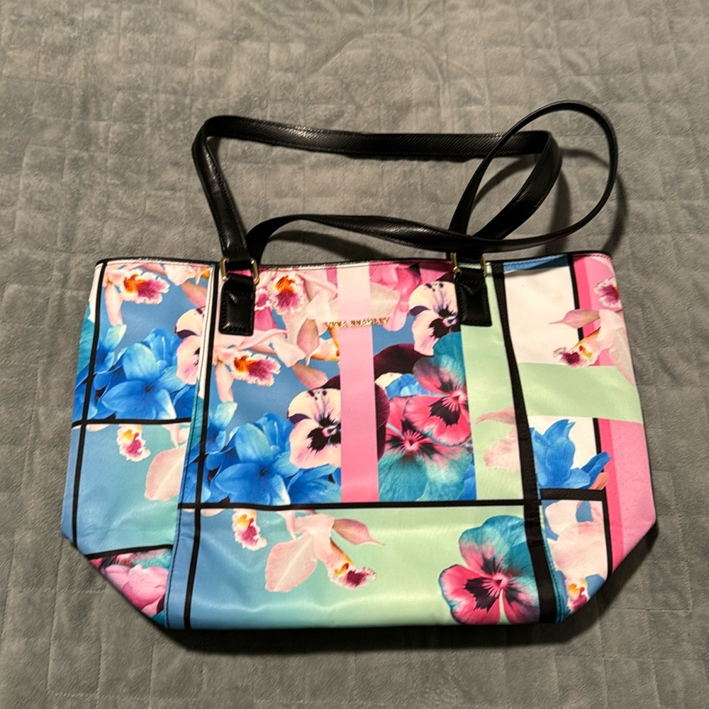 NWOT Vera Bradley Tote Bag, Purse, Floral, Pastel, Black, Blue, Zipper Closure